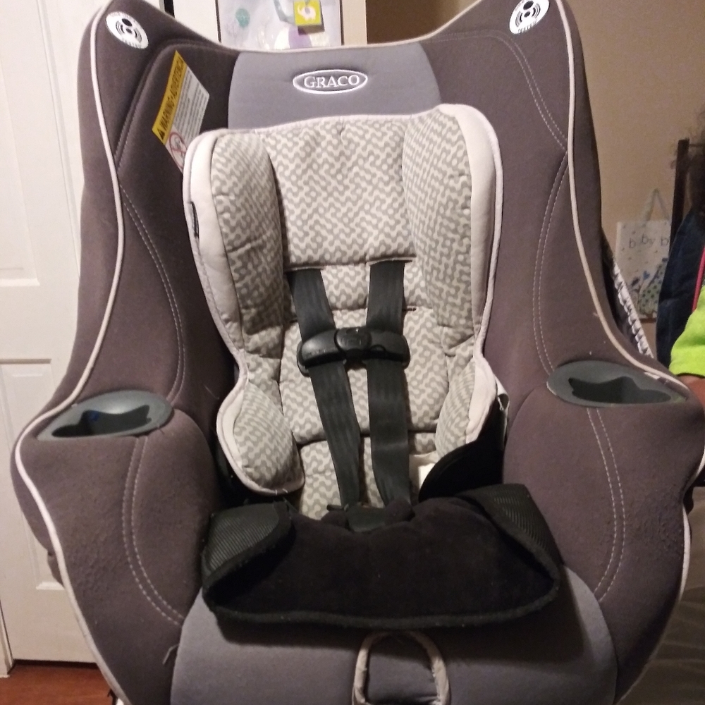 Graco and Britex Carseats with bases
